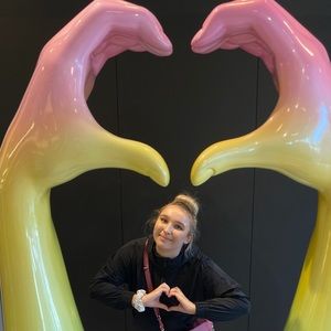 Meet your Posher, Elizabeth